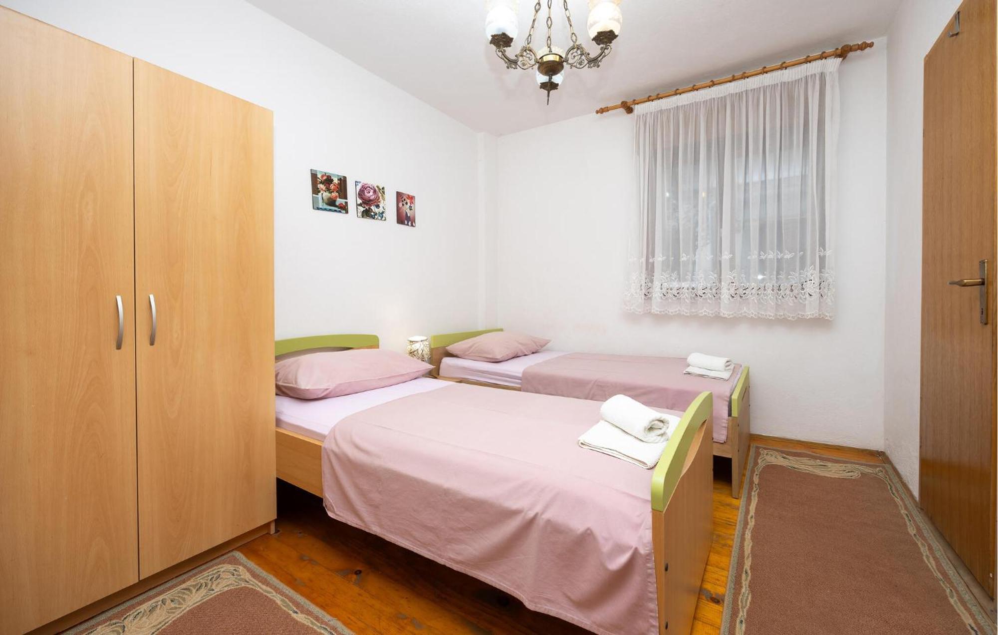 3 Bedroom Gorgeous Apartment In Трогір Екстер'єр фото