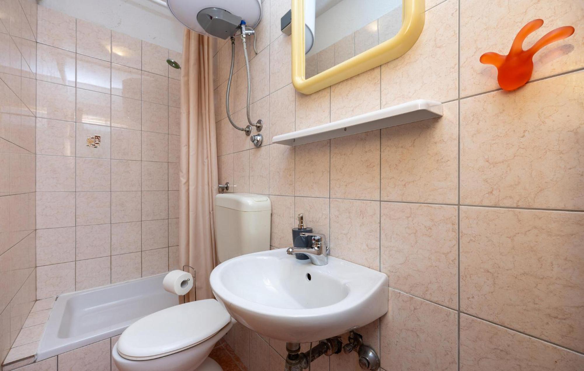 3 Bedroom Gorgeous Apartment In Трогір Екстер'єр фото