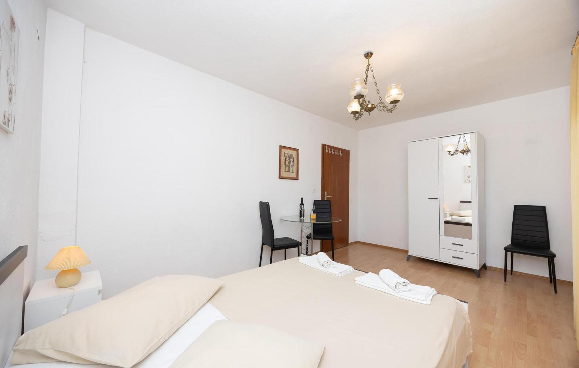 3 Bedroom Gorgeous Apartment In Трогір Екстер'єр фото